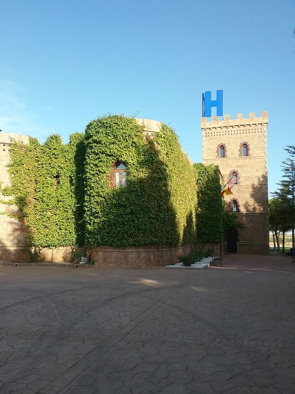 Hotel Viñedos y Bodegas El Castillo Villarrobledo Exterior foto