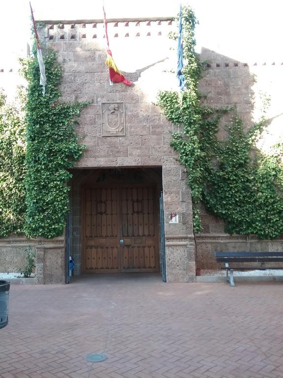 Hotel Viñedos y Bodegas El Castillo Villarrobledo Exterior foto