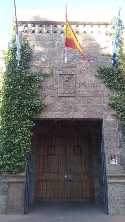 Hotel Viñedos y Bodegas El Castillo Villarrobledo Exterior foto